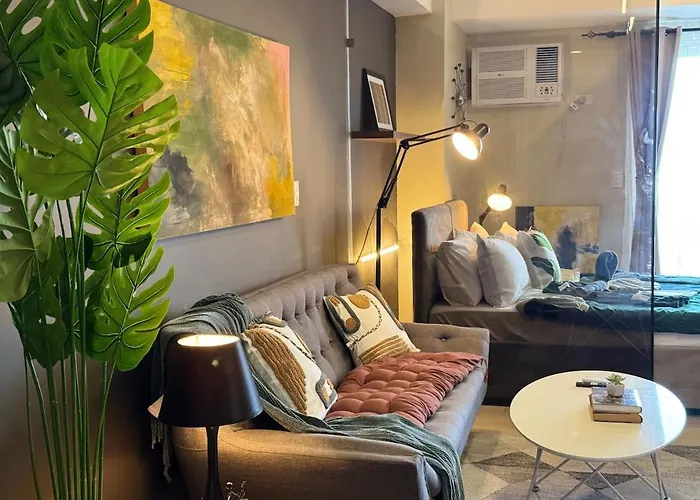 Cozy Unit With Balcony Netflix Walk To Venice Mall Manila