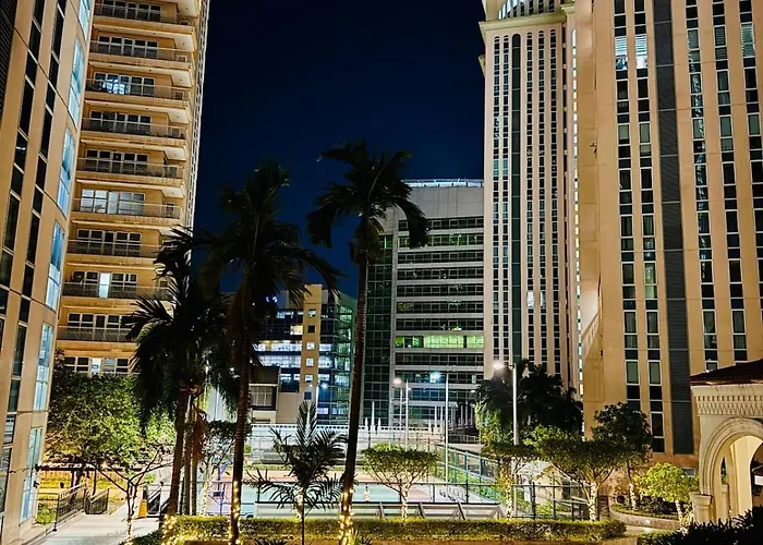 Cozy Unit With Balcony Netflix Walk To Venice Mall * Manila