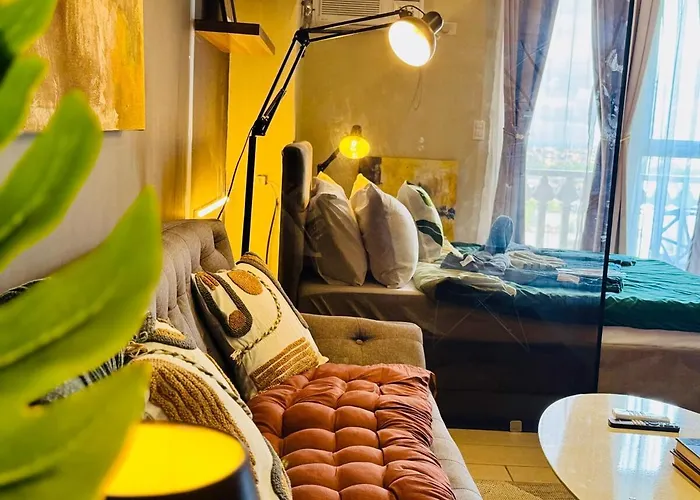 Cozy Unit With Balcony Netflix Walk To Venice Mall * Manila
