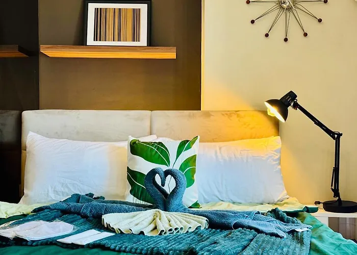 Apartamento Cozy Unit With Balcony Netflix Walk To Venice Mall Manila