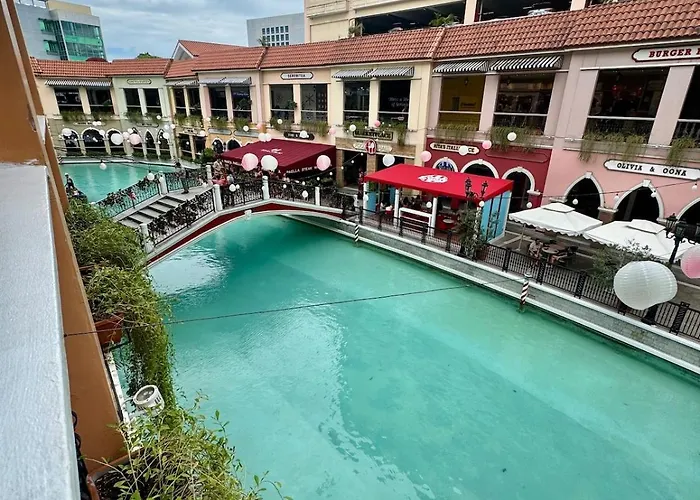 Cozy Unit With Balcony Netflix Walk To Venice Mall *